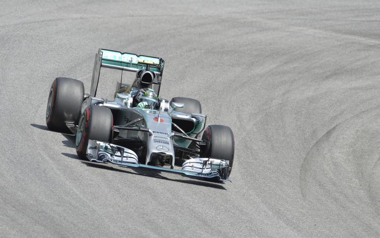 overlegen. Nico Rosberg vandt Østrigs grand prix, og Mercedes-køreren fører i den samlede formel 1-stilling. 
