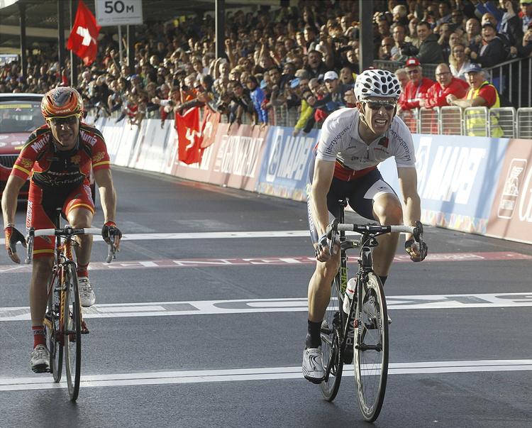 etapeløbsvinder. Rui Costa (th) vinder verdensmesterskabet sidste år i en spurt mod Joaquin Rodriguez. 