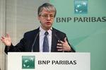 dyrt. BNP Paribas' øverste chef, Jean Laurent Bonnafe, må til lommerne - altså bankens - som straf for, at den har indgået forretninger med lande, som står på USA's sorte liste. 