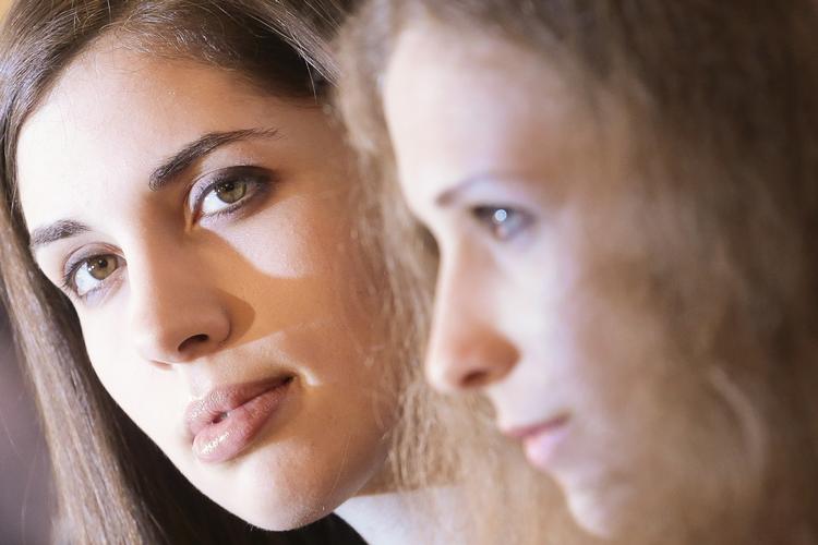 Rebeller. Festivalgæsterne kan møde , Nadya Tolokonnikova (tv.) og Masha Alyokhina fra Pussy Riot fredag 5. juli kl. 17.30 på Gloria-scenen. 