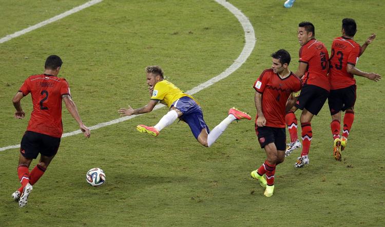0-0. Da Mexico med 0-0 fik stoppet Neymar, var det første gang siden 1978, at Brasilien ikke vandt de første to kampe i en slutrunde. 