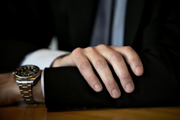 ydelseskontrol. Staten køber årligt konsulentydelser for cirka 4 milliarder kroner, men de folkevalgte statsrevisorer mener ikke, at der er ordentlig styr på forbruget. 