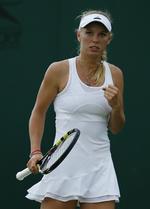SÅDAN! Caroline Wozniacki havde ingen problemer i første runde ved grandslam-turneringen Wimbledon. 