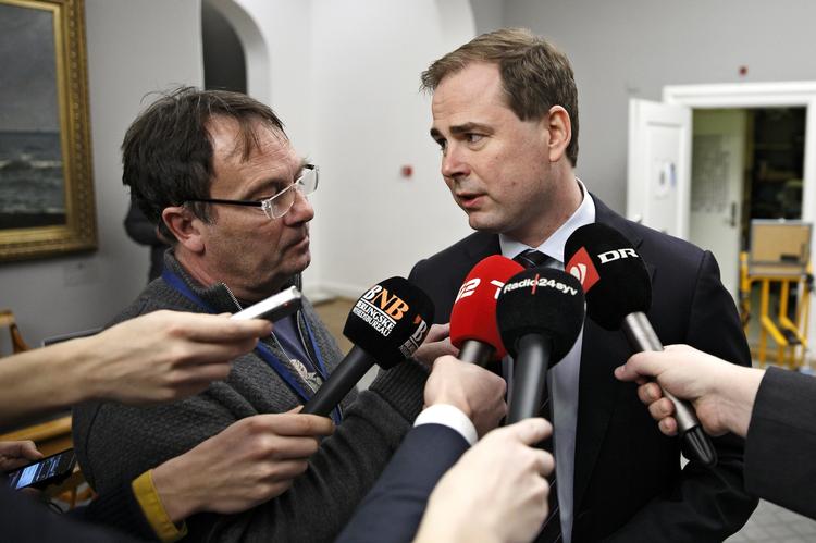 Afsløring. Vi har ikke aktiveret krigsreglen og er dermed ikke i krig for nuværende, siger forsvarsminister Nicolai Wammen (S) i et historisk svar. 