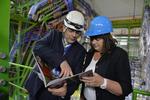 forskningspolitik. EU-kommissær Máire Geoghegan-Quinn besøgte det europæiske kerneforskningsagentur Cern for nylig og ser stedet som et eksempel på, hvad vi er gode til i Europa. Her bedrives både grundforskning om universet og udvikles nye teknologier til gavn for samfundet. Bl.a. har internettet sit ophav her. 