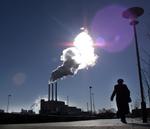Omkostninger. Det skal være lettere for virksomheder at låne penge til at skrue ned for energiforbruget, mener aftalepartier bag ny fond, der modtages pænt af pensionskasser. 