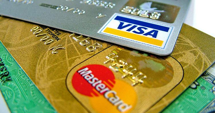 VEJVISER. Valuta vekslet hjemmefra, valuta hævet i hæveautomat på ferien eller betaling med VisaDankort eller MasterCard. Hvad er billigst. 