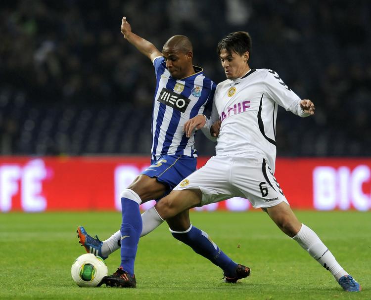 Ny. Fernando (tv) har været i Porto siden 2007 og etableret sig på den defensive midtbane. 