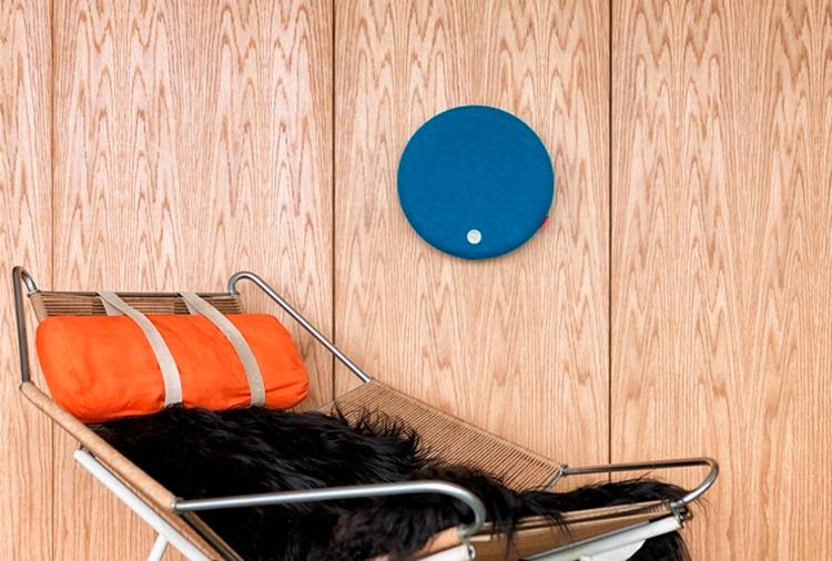 Salg. De minimalistiske højtalere i alskens farver vil falde i asiaternes smag, mener direktøren for Libratone. Det danske højtalerfirma er blevet solgt til en gruppe asiatiske investorer. Nu vil investorerne gøre højtalerbrandet kendt på verdensplan. 