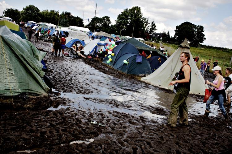 MUDDERPØL. Roskilde Festival blev i 2007 forvandlet til et mudderhelvede efter massive mængder regn. Ifølge DMI's prognoser åbner festivalen i år til en våd weekend. 