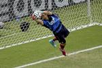 GENGANGER. Sammen med Samuel Eto'o var Gianluigi Buffon genganger fra VM i 1998, men de to er begge færdige ved dette VM. 