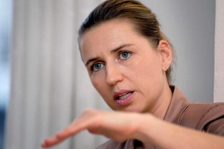 Førstebejler. Skulle statsminister Helle Thorning-Schmidt forlade Danmark til fordel for en post som EU-præsident, ligner beskæftigelsesminister Mette Frederiksen afløseren som S-formand. 