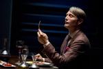 HÆDRET. De amerikanske anmeldere var kritiske over for Mads Mikkelsen i rollen som Hannibal Lector i NBC's tv-serie 'Hannibal'. I går vandt han prisen for bedste tv-skuespiller til Saturn Awards. 