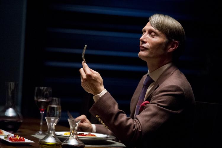 HÆDRET. De amerikanske anmeldere var kritiske over for Mads Mikkelsen i rollen som Hannibal Lector i NBC's tv-serie 'Hannibal'. I går vandt han prisen for bedste tv-skuespiller til Saturn Awards. 