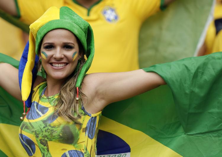 Fodbold. De brasilianske fans har for længst sat deres præg på VM-slutrunden. Og fået endog megen opmærksomhed fra tv-producerne. 