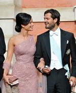 Lykke. Tv-kendissen Sofia Hellqvist svarede ja, da Sveriges prins Carl Philip gik ned på knæ og friede. 