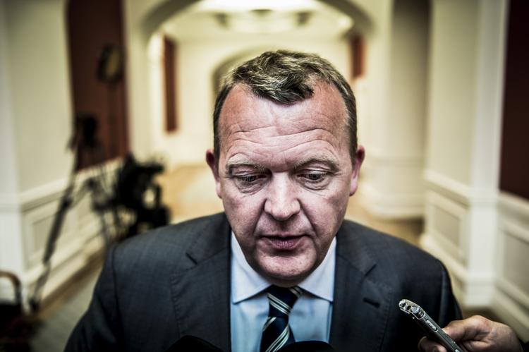 Ansvar. »Ansvaret er mit«, sagde Lars Løkke, da Venstres valg til Europaparlamentet tog sig mere ud som et fravalg. Ansvar er blevet et udtryk, man pynter sig med, udtrykker Nils Thorsen i denne uges kulturkommentar i Rune Lykkebergs sted. 