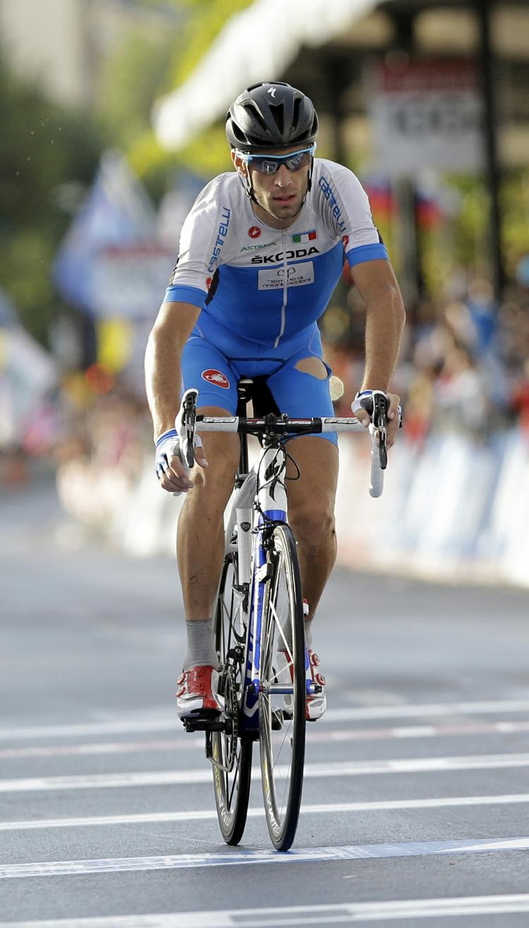 Nationaltrikot. Vicenzo Nibali er ny italiensk mester og får derfor lov at køre Tour de France i nationaltrikoten. 