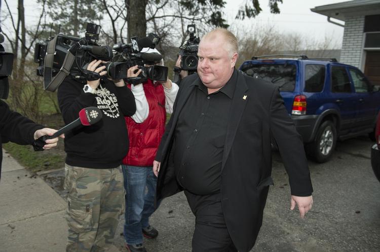 Ford tog sig en pause fra rådhuset i maj, midt i sin genvalgskampagne for i stedet at lade sig indlægge til afvænning, efter at nogle videoer var dukket op i løbet af det seneste år. Heraf fremgik det, at han havde røget crackkokain. 