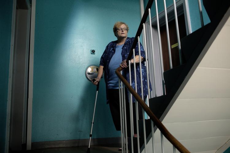 principielt. Det er princippet, der er vigtigt for Ingelise Alma Pedersen, men hun er selvsagt glad for at få 800.000 kroner sidst på måneden. 