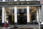 pakkeløsning. Berlingske Media har i dag fået nye ejere, efter at Mecom, som købte mediehuset i 2006, sælger det til den belgiske mediekoncern De Persgroep, der får det hollandske mediehus Wegener med i handlen som det store guldæble. 
