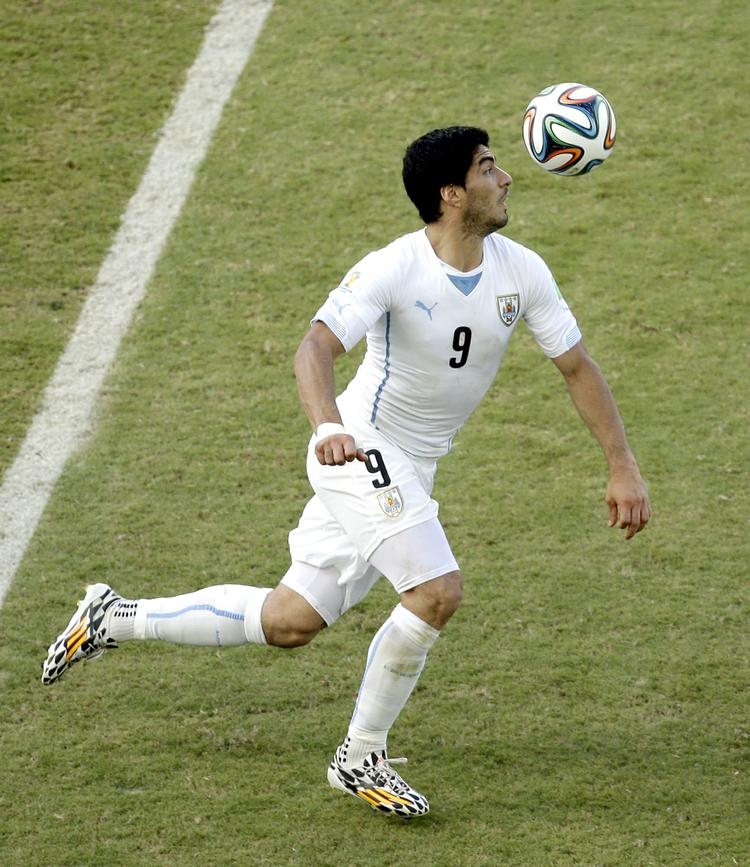 suarez. Uruguays præsident har nu også blandet sig i debatten om en vis bide-episode under VM. 