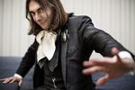 talmagiker. Cedric Villani er en ikke helt almindelig matematiker, der nærmest har kultstatus hjemme i Frankrig for sin måde at gøre det svære fag interessant på. 