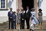 familiehensyn. Prins Joachim og prinsesse Marie flytter om kort tid til København - blandt andet for at få mere tid i hverdagen sammen med prins Joachims to ældste sønner, prins Nikolai og prins Felix. Her ses familien i forbindelse med prins Nikolais konfirmation sidste år. 