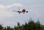 BESKYTTELSE. Norske fly må nu medbringe bevæbnede sikkerhedsvagter til og fra USA og Israel. Her ses Norwegians nye Dreamliner, som er indkøbt for at beflyve selskabets ruter til Amerika. 