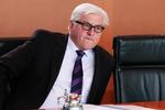 Mægling. Tysklands udenrigsminister, Frank-Walter Steinmeier, frygter, at kampene i det østlige Ukraine vil eskalere. I dag mødes han med udenrigsministrene fra Rusland, Ukraine og Frankrig for at finde fredelige løsninger på krisen. 