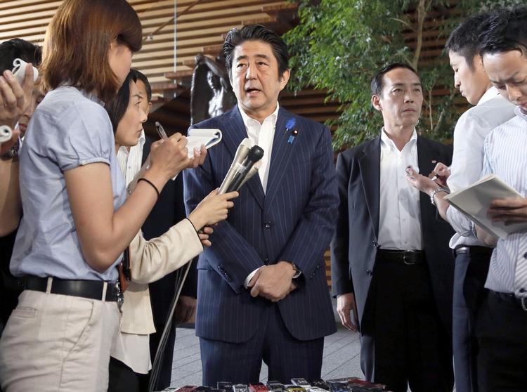 Optøning. Japan vil fjerne en del af landets sanktioner mod Nordkorea, siger ministerpræsident Shinzo Abe. 