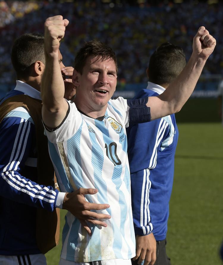 Enmandshær. Lionel Messi har scoret fire gange i de første fire kampe, men der er fortsat plads til forbedringer. 