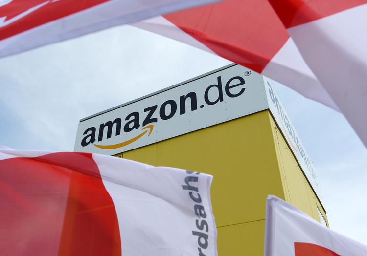 oprør. Den internationale bogbranche er utilfreds med netboghandlen Amazons dominans og enorme magt på bogmarkedet. 