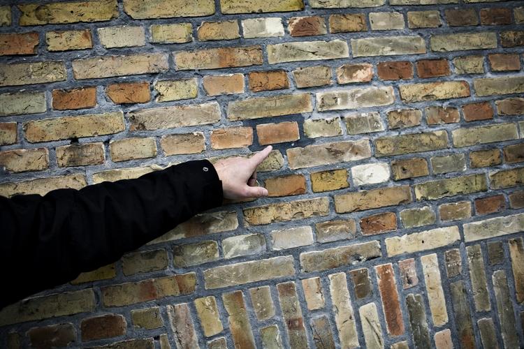 MURSTENSPENGE. Det er primært voksende friværdier - i form af prisstigninger og afdrag på gæld - der udgør danskernes formue. (arkivfoto) 