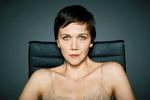 Fremragende. Det er Maggie Gyllenhaal, som spiller den altoverskyggende hovedrolle som Nessa, der som barn så sin far blive myrdet på brutal vis. Hun forvalter rollen med stor overbevisning. 