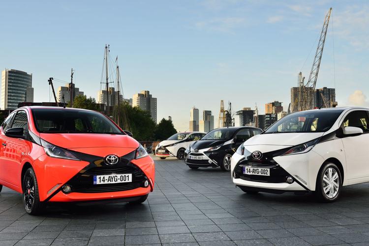 Virvar. Den nye Toyota Aygo fås i et hav af varianter, som det kan være svært at få overblik. Det samme gælder de nært beslægtede Citroën C1 og Peugeot 108. Foto: Toyota 