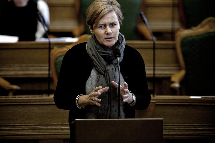 Usikkert. Mette Bock (LA) og flere af Folketingets øvrige it-ordførere kræver regeringen på banen efter to dage med sager om brist i it-sikkerheden. 