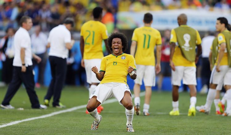 OPREJSNING. Efter at have været den første brasilianer, der scorede selvmål ved VM, var Marcelo med til at sparke Brasilien videre i straffesparkskonkurrencen mod Chile. Men det bliver han altså ikke sådan rigtig historisk af. 