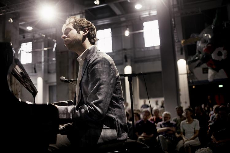 Åbning. Årets åbningskoncert blev afholdt i smukke rammer i Pressen i Politikens Hus med den unge newyorker piano-stjerne Aaron Parks 