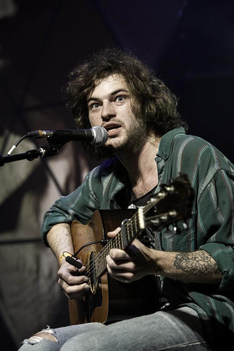virtuos. Ryley Walker var sublim på sin akustiske guitar på Gloria scenen lørdag. 
