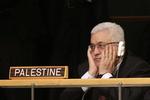Imod. Selv om bortførelsen af de tre unge israelere udløste begejstring blandt mange palæstinensere i de besatte områder, veg Mahmoud Abbas ikke tilbage for at fordømme aktionen. 