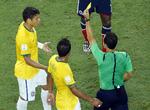 KARANTÆNE. Brasiliens anfører Thiago Silva(til venstre) har karantæne i semifinalen mod Tyskland på tirsdag efter for mange gule kort. 
