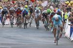 »Det betyder da fantastisk meget for mig, at jeg nu har erobret denne eftertragtede trikot, for dermed er jeg vist den eneste sammen med Alberto Contador blandt de nuværende ryttere, der har haft førertrøjen i alle de tre store etapeløb«, siger Vincenzo Nibali, der vandt Giro d’Italia sidste år og Vuelta a España i 2010. 