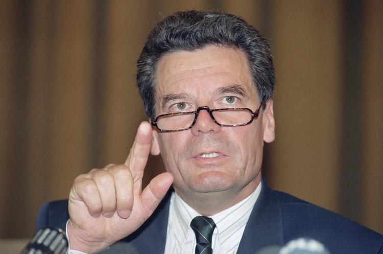 Spionsag. Tyskland må tale med store bogstaver over for USA, mener den tyske forbundspræsident, Joachim Gauck. 