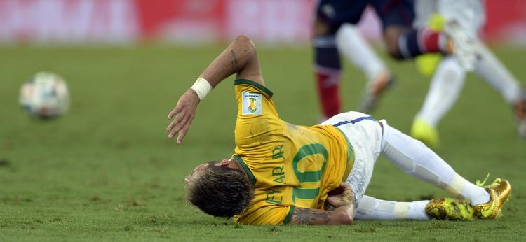 Slut. Neymars rygskade gør, at han helt sikkert ikke kommer til at spille en eventuel VM-finale for Brasilien, slår den brasilianske landsholdslæge fast. 