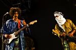 Tuareger. Bandets navn Tinariwen betyder 'ørkener', og nomadefolkene, der udgør bandet har optaget deres seneste album i Mohave-ørkenen i Californien, da deres hjemegn er konfliktramt og farlig af opholde sig i. Her ses Tinariwen ved en koncert på Roskilde Festival i 2010. (arkivfoto) 