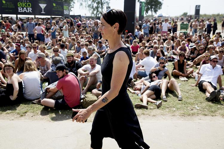 Muligheder. »Når ting kan lade sig gøre her, kan det også lade sig gøre uden for Roskilde Festival«, siger talsperson Christina Bilde, der gerne sætter mere politik på programmet fremover. 