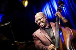 Venligt. Det var underholdende standardjazz, som store Christian McBride og hans trio leverede. 