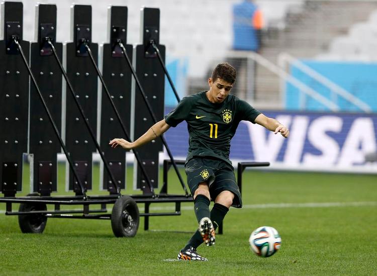 Oscar. Chelsea-manden bliver det kreative omdrejningspunkt for Brasilien. 