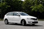 mindre for mere. Trods det lovende navn er Skoda Rapid Spaceback mindre rummelig end slægtningen Skoda Rapid. Alligevel koster den 10.000 kroner mere. 